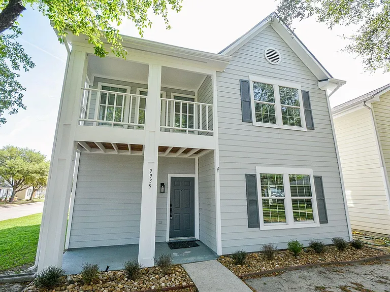 9939 Farrell Dr — Photo 1