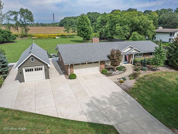 2nd image of 28W224 Robin Ln