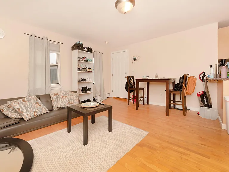 95 2nd St #6 — Photo 7