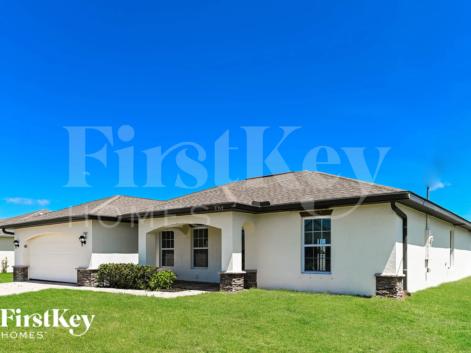 4 bed, 2.0 bath, 1829 sqft, $1,985 — Photo 2