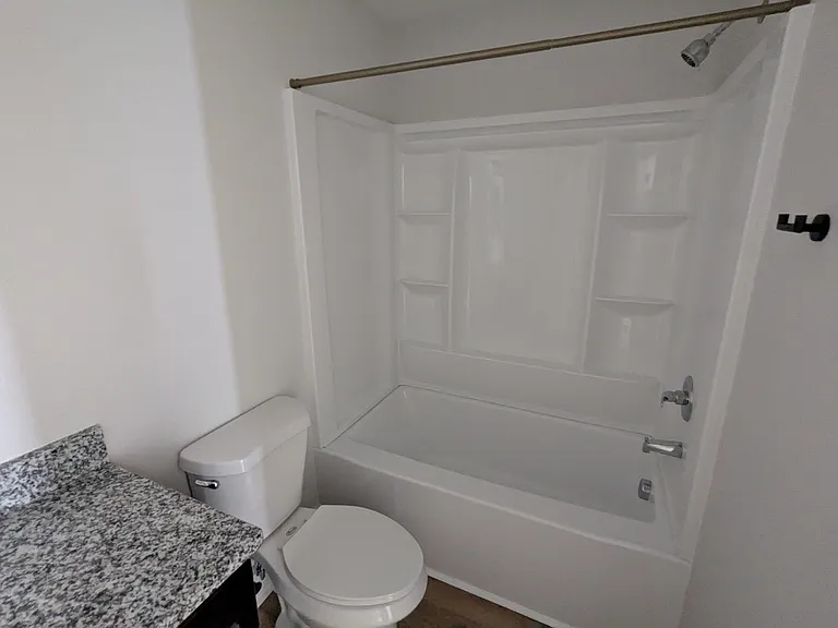 8 Robin Hood Rd #B — Photo 15