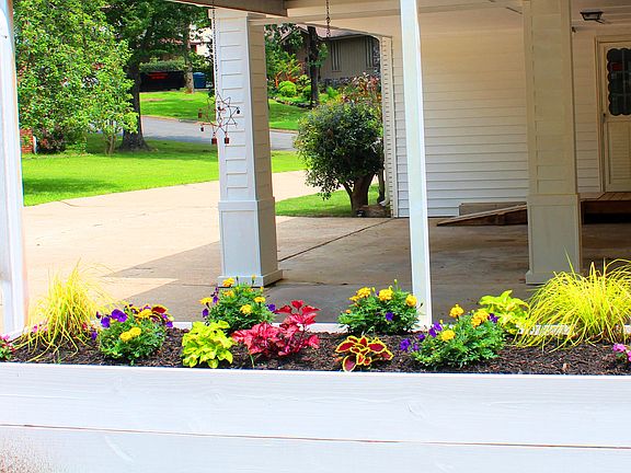 Carport planter