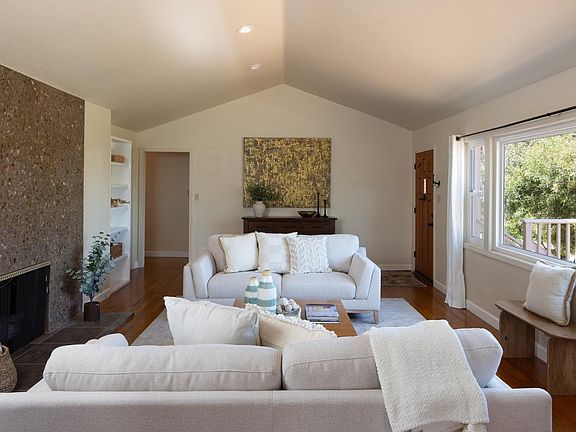5th image of 115 Mar Vista Dr