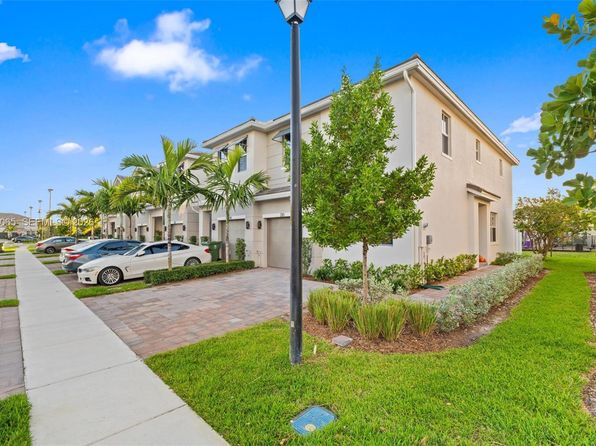 210 SW 170th Ave #210
