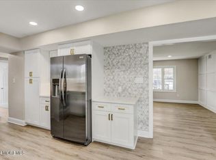 7 Inglewood Ln, Aberdeen, NJ 07747