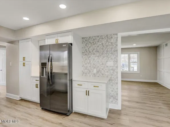 7 Inglewood Lane, Aberdeen, NJ 07747