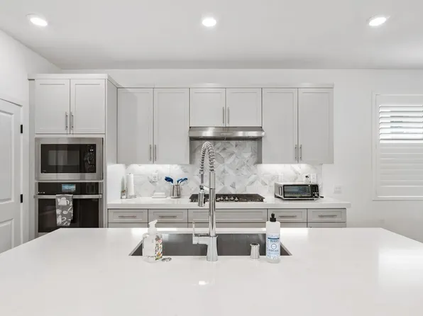 15681 Rennyson Way, San Diego, CA 92127