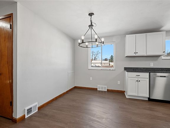 5th image of 678 Colonial Manor Rd