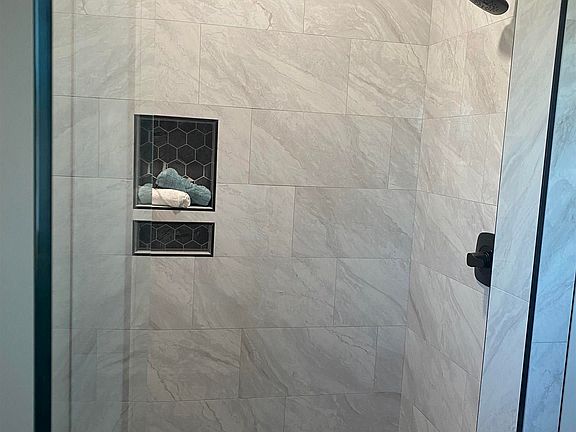 4th image of 15091 Evans Rd