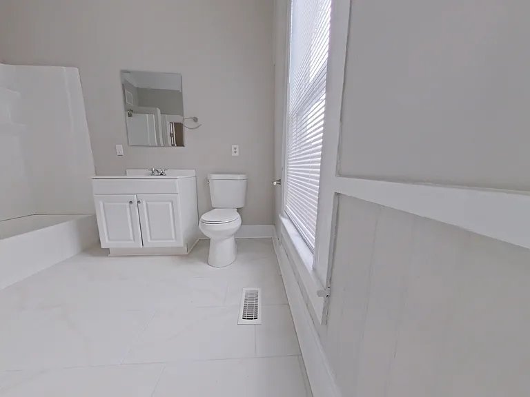 304 Oakwood St — Photo 20