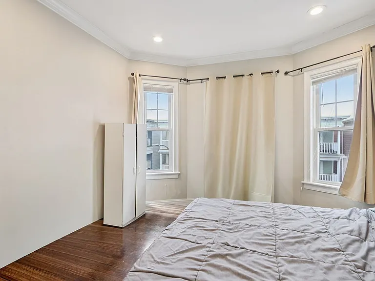 1048 Saratoga St #3 — Photo 13