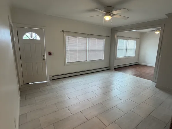 385 Cumberland Hill Rd #1F, Woonsocket, RI 02895
