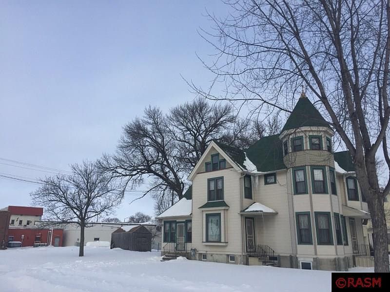 1st image of 205 Park St N