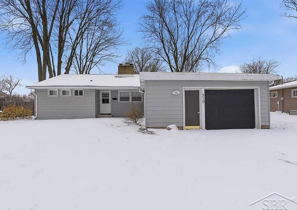 1st image of 210 E Meadowbrook Dr