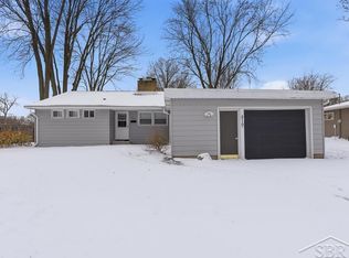 210 E Meadowbrook Dr, Midland, MI 48642