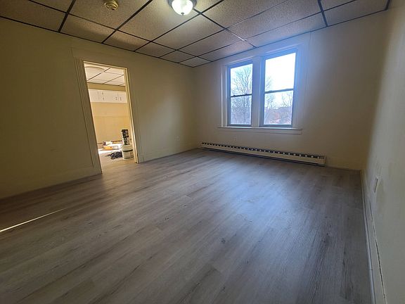 3rd image of 30 Willow St #3D