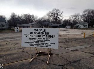 505 S Locust St, Delavan, IL 61734