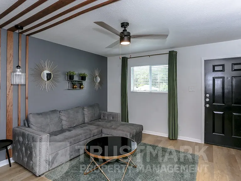 614 Adams Ave #4 — Photo 2