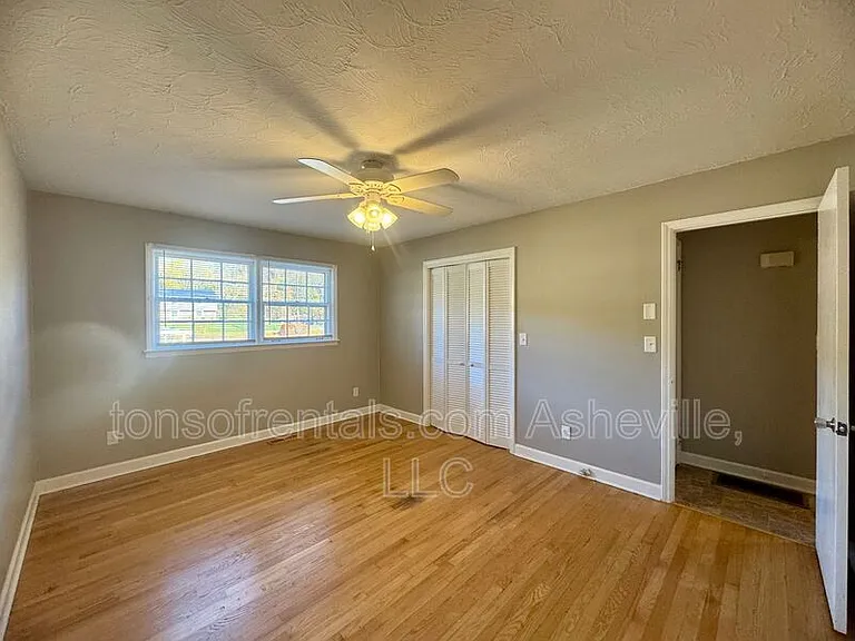 1614 Brevard Rd — Photo 16