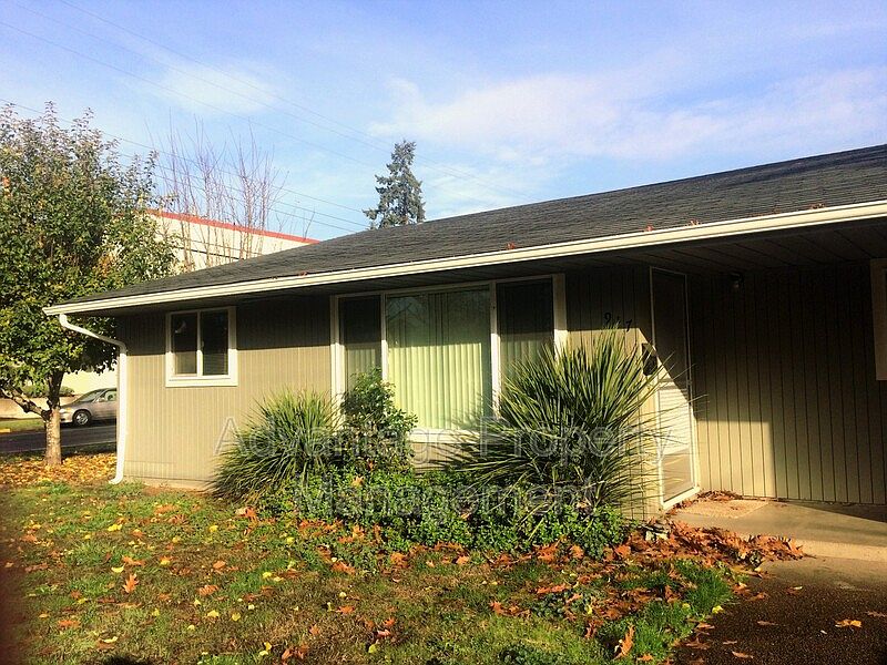 1st image of 947 NW Fremont Ave