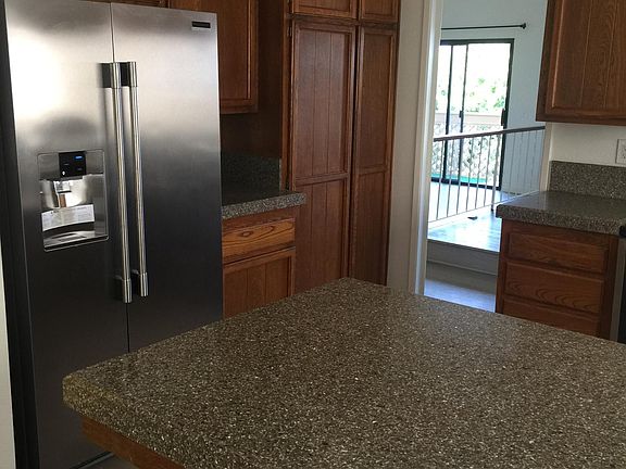 3rd image of 4320 Date Ave