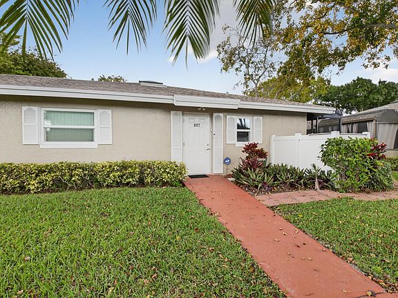 3rd image of 8977 Echo Lane