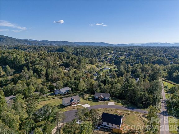 4th image of 105 Bluebell Ridge Ln