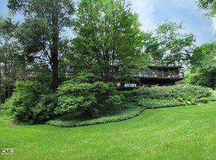 400 Daniels Farm Rd, Trumbull, CT 06611