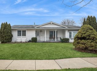 988 Cooper Ct, Elk Grove Village, IL 60007