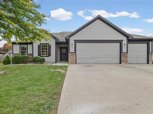 706 NW Green Dr, Grain Valley, MO 64029