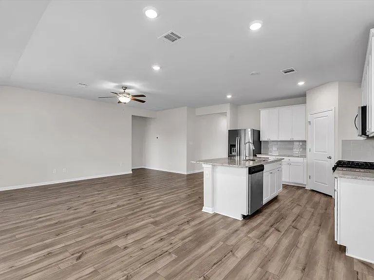 405 Grasslands Trl — Photo 24