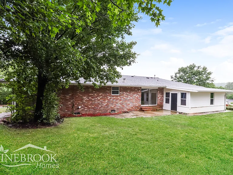 3621 Lexington Dr — Photo 15