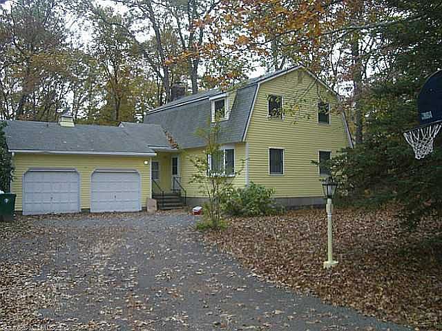 1st image of 34 Oakridge Dr