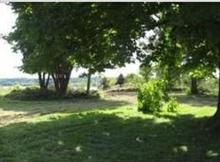 26145 Valley Dr, Bettendorf, IA 52722