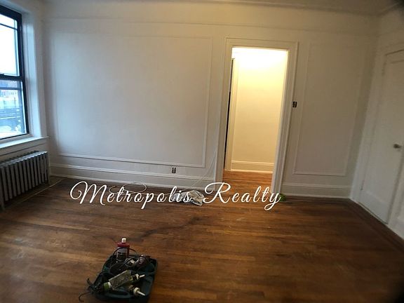 5th image of 3118 Newtown Ave APT D2