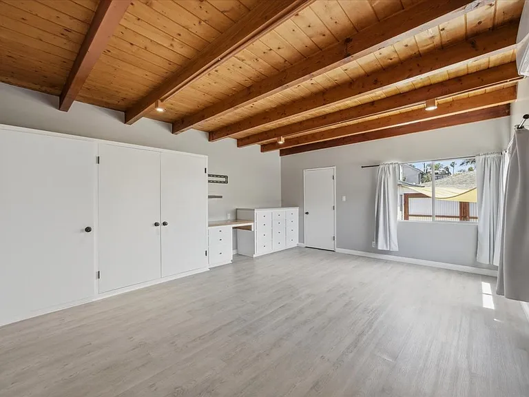 744 Flower Ave — Photo 33
