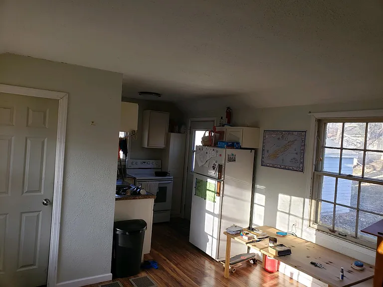 260 Campus Ave — Photo 6