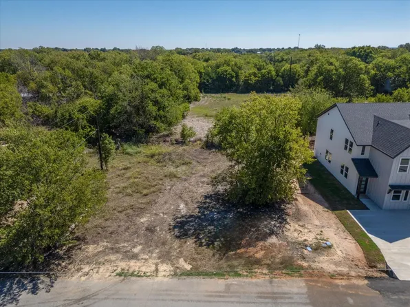307 S Poplar St, Leonard, TX 75452