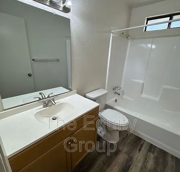 10931 Thompson Dr — Photo 9