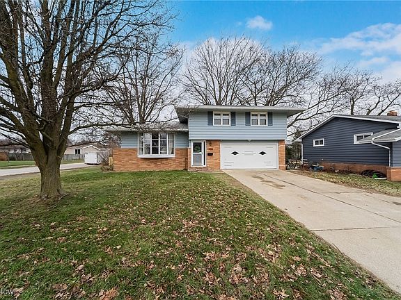 2nd image of 21900 Marian Cir