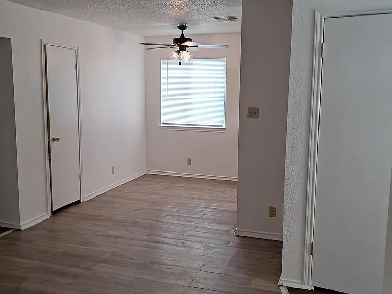 1019 Burkett St #D — Photo 1