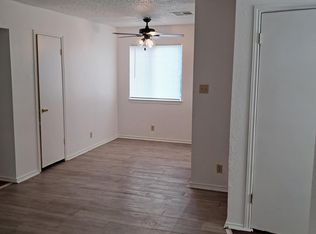 1019 Burkett St APT D, Taylor, TX 76574