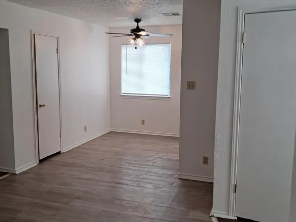 1019 Burkett St APT D, Taylor, TX 76574