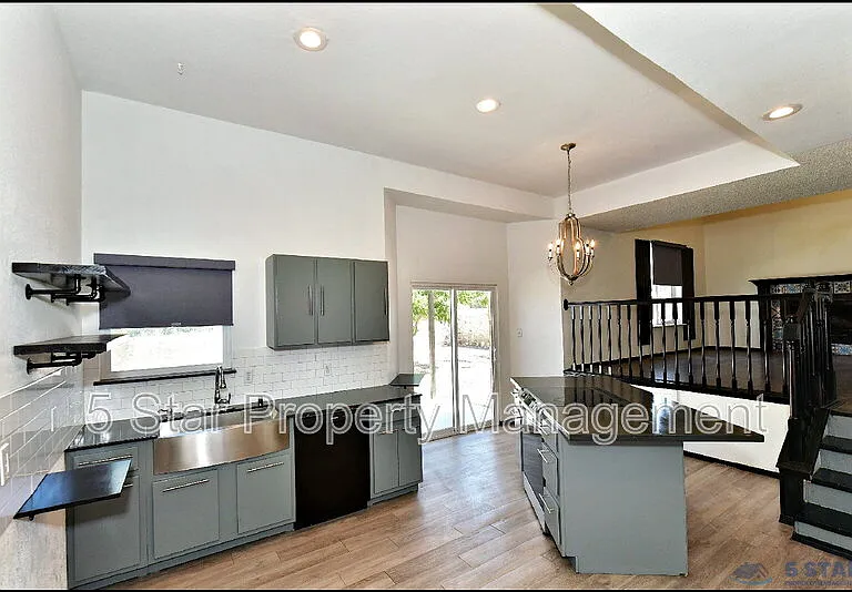 7249 Imperial Ridge Dr — Photo 12