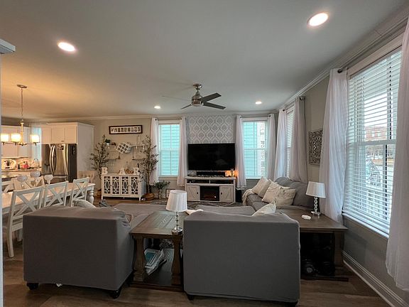 3rd image of 170 Chapel Hill St