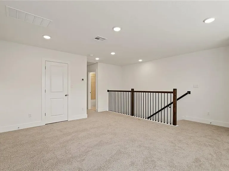 1821 Donetto Dr — Photo 25