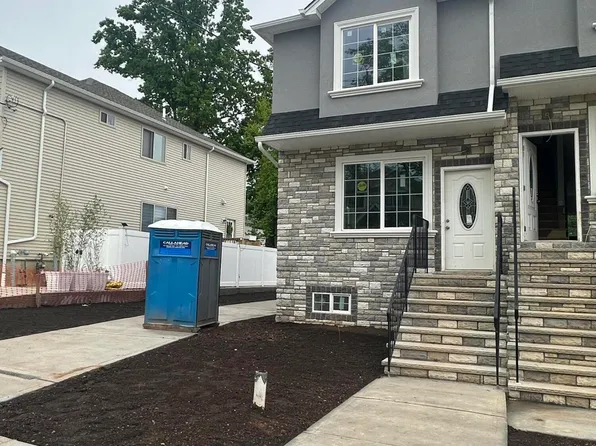 458 Robinson Ave, Staten Island, NY 10312