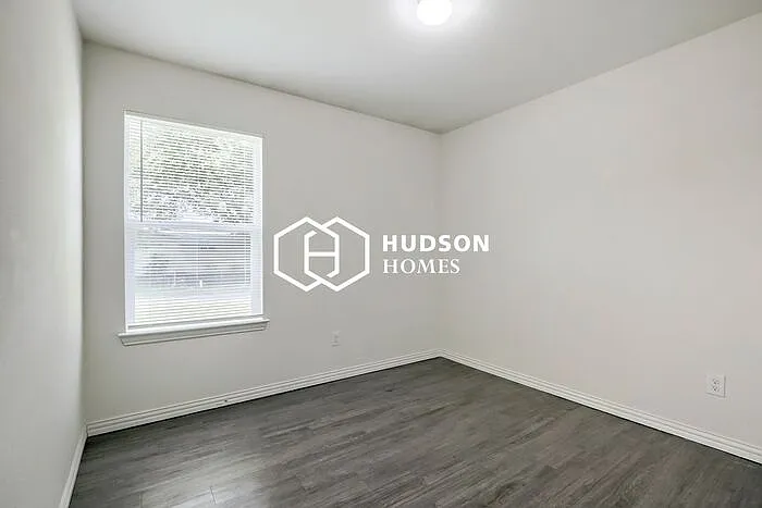 1805 Wellington St — Photo 8