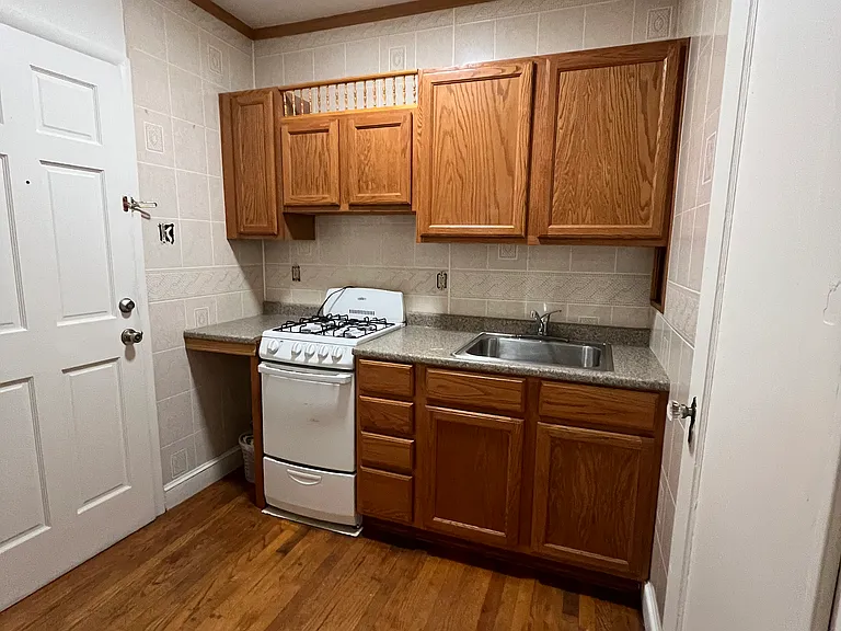 364 Hamilton St #4 — Photo 9