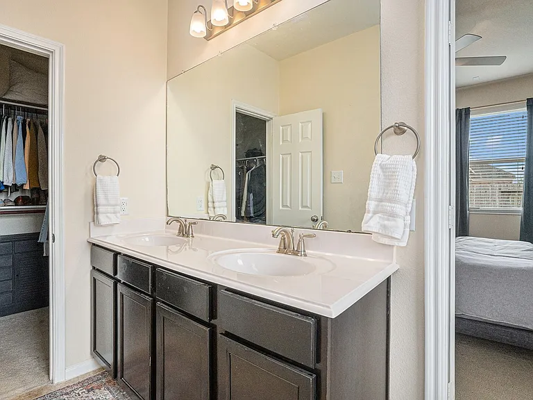 2449 Pamplona Ln — Photo 13